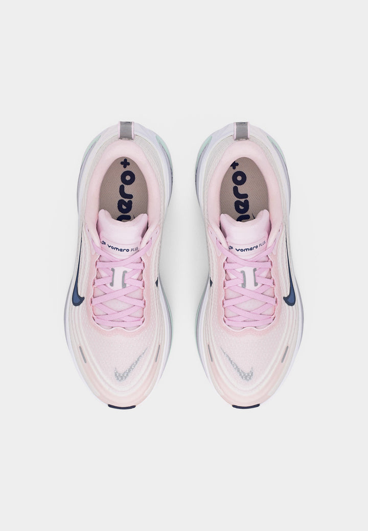 Nike VOMERO PLUS - Pearl pink/midnight