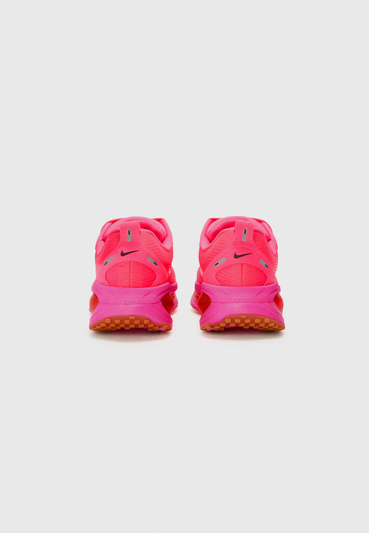 Nike VOMERO 18 - pink/silver-coloured/crimson/hyper orange/gum light brown/hyper pink
