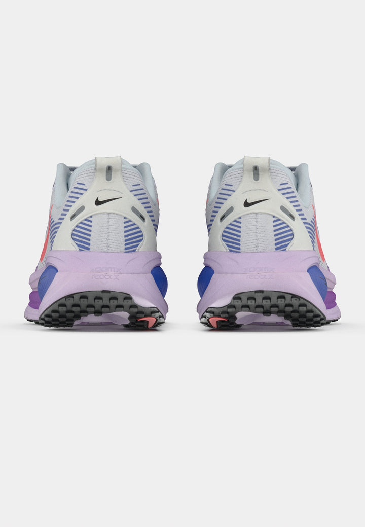 Nike VOMERO 18 - white/hot lava/violet mist/sapphire/bright violet/black