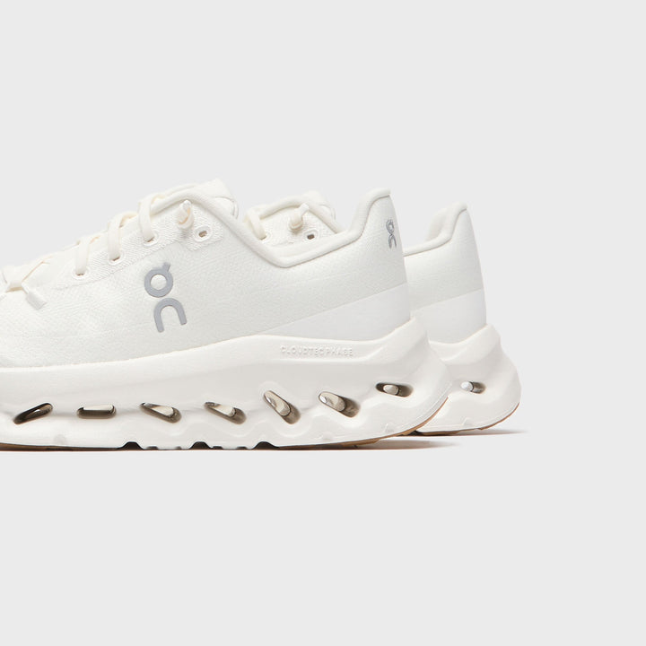 On Running WMNS Cloudtilt - White / Ivory