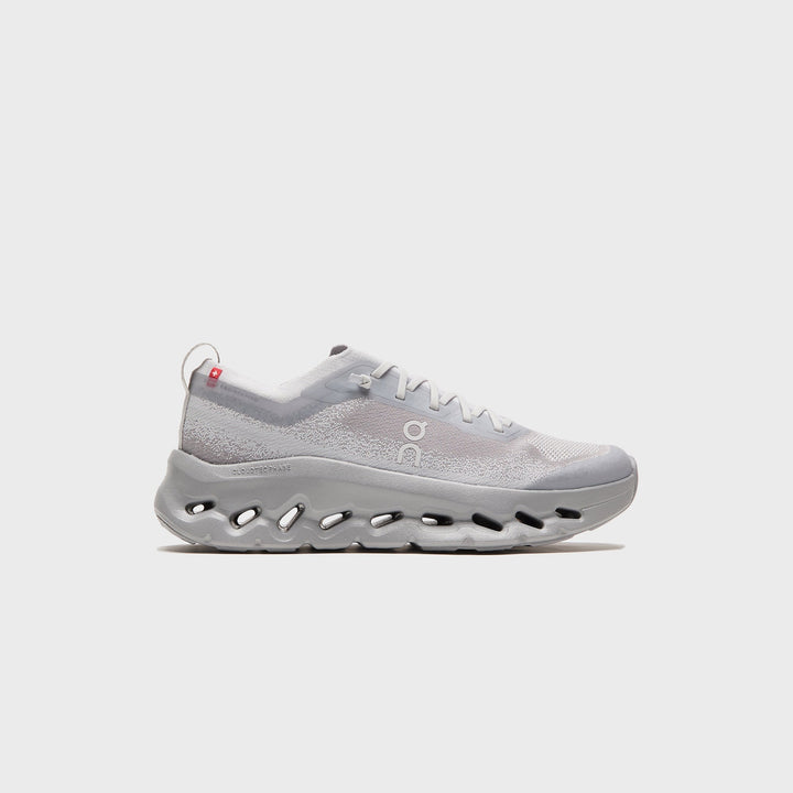 On Running WMNS Cloudtilt Moon - Wolf / Alloy
