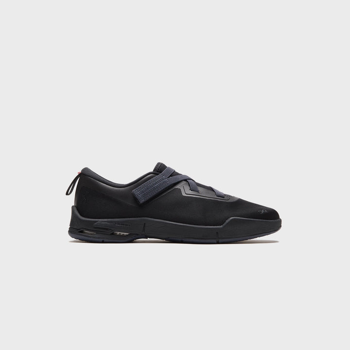 On Running WMNS Cloudnova Moon - Black / Ink