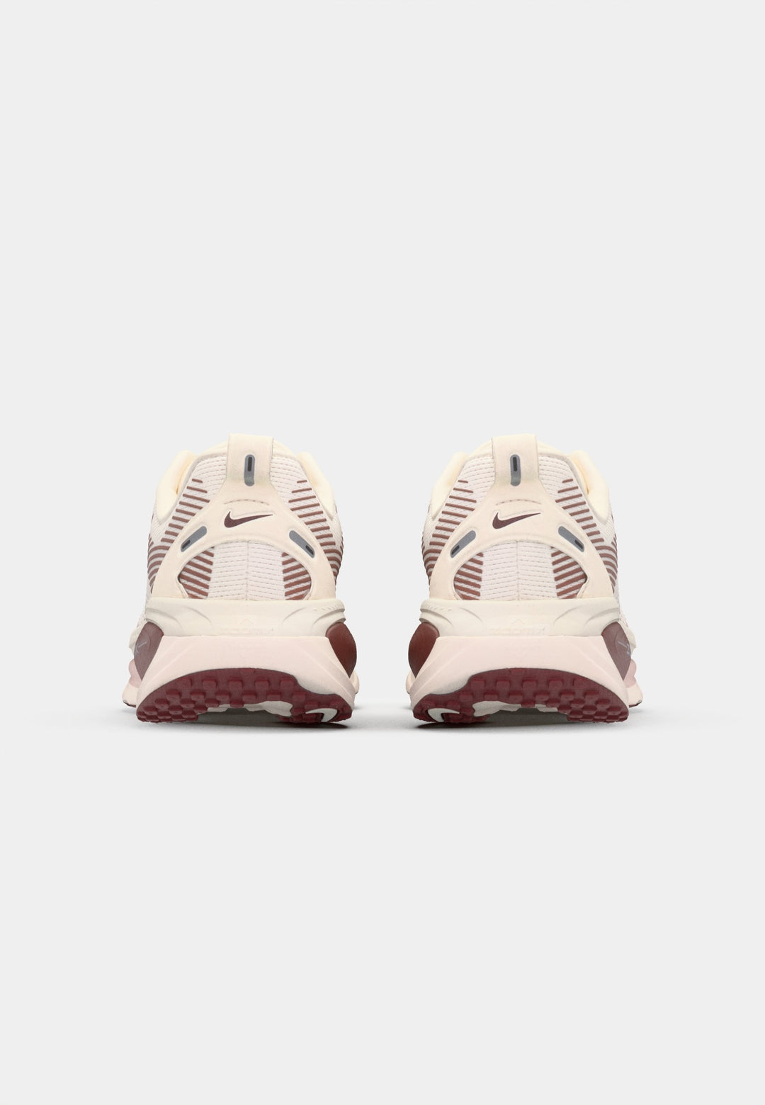Nike VOMERO 18 - pale ivory/dark team red/red sepia/silt red/phantom