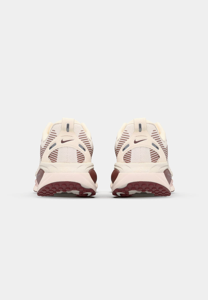 Nike VOMERO 18 - pale ivory/dark team red/red sepia/silt red/phantom